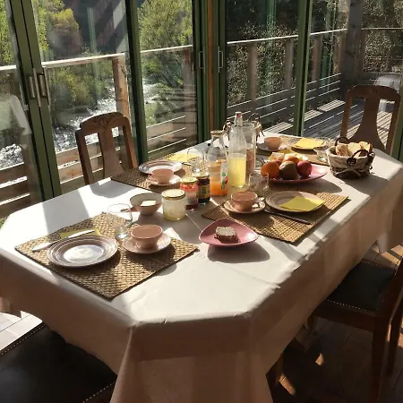 Les De La Dourbie Frühstückspension *